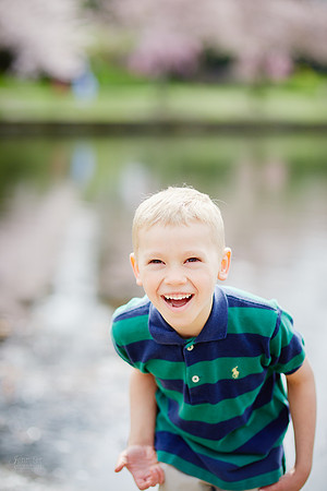 The Y Family: Portrait Session at the Cleveland Museum of Art and Wade Lagoon