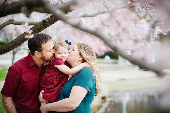 The Y Family: Portrait Session at the Cleveland Museum of Art and Wade Lagoon