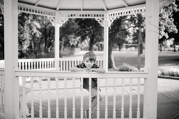 The V Family: Portrait Session at Lakewood Park in Cleveland