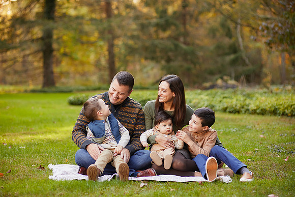 The M Family: Backyard Portrait Session in Willoughby Hills