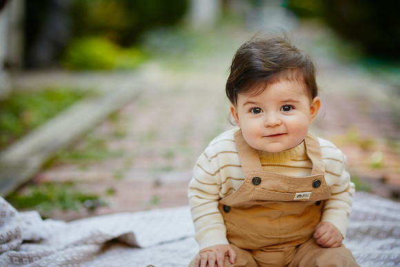 The M Family: Backyard Portrait Session in Willoughby Hills